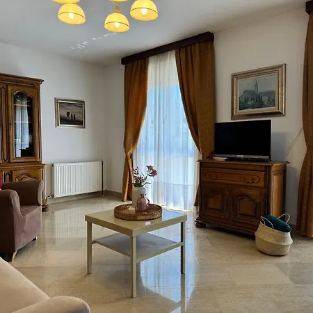 Ostrea *** Apartment Bale