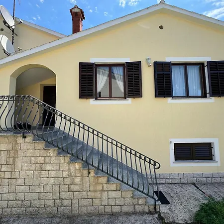 Ostrea *** Apartment *